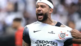 Corinthians projeta até um mês sem Depay após lesão muscular