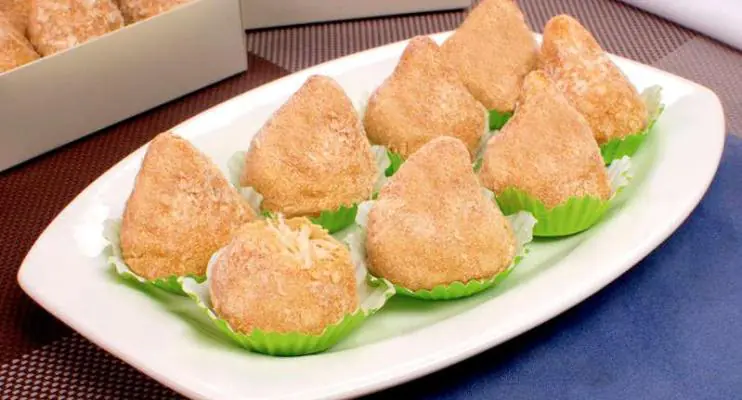 Coxinha low carb de batata-doce