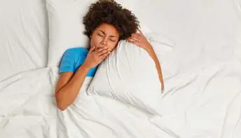 Dormir bem pode reduzir risco de infertilidade em mulheres