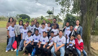 Crianças assistidas pelo projeto da Afemol visitam a Flona de Goytacazes