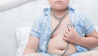 Crianças brasileiras estão mais altas e mais obesas, revela estudo