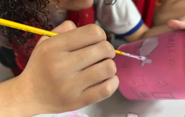 Crianças de Maria Ortiz desenvolvem a consciência ambiental por meio da arte