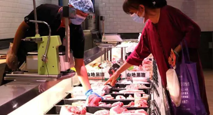 Crise chinesa atinge indústrias no Brasil e deve afetar inflação