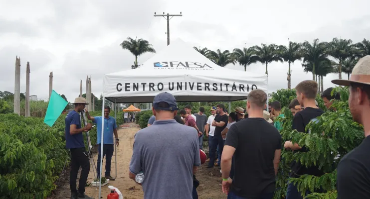 Curso de Agronomia da FAESA realiza Dia de Campo do Cacau em Linhares