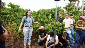 Curso de Agronomia da FAESA realiza Dia de Campo sobre tecnologias aplicadas à cafeicultura sustentável em Linhares