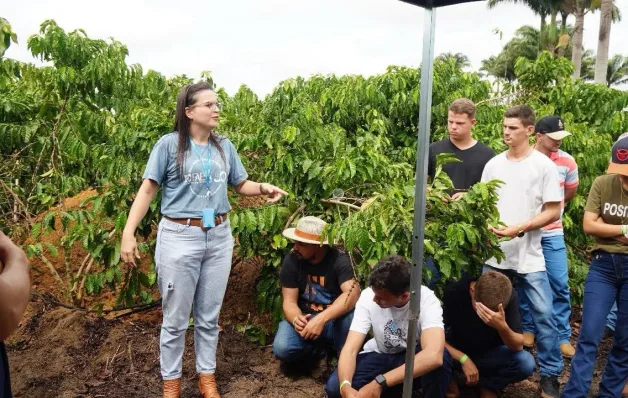 Curso de Agronomia da FAESA realiza Dia de Campo sobre tecnologias aplicadas à cafeicultura sustentável em Linhares