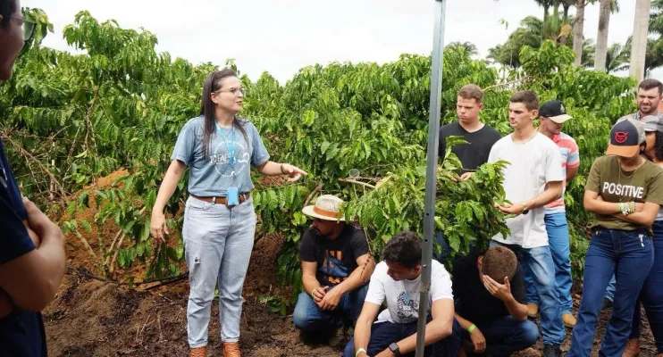 Curso de Agronomia da FAESA realiza Dia de Campo sobre tecnologias aplicadas à cafeicultura sustentável em Linhares