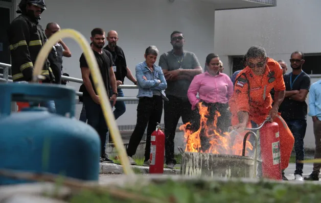 Curso de Formação de Brigadas de Incêndio capacita servidores para atuação em emergências