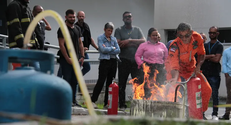 Curso de Formação de Brigadas de Incêndio capacita servidores para atuação em emergências
