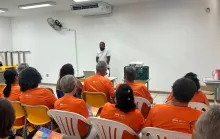 Curso prático ensina idosos de São Mateus a fazerem fotografia profissional com o celular