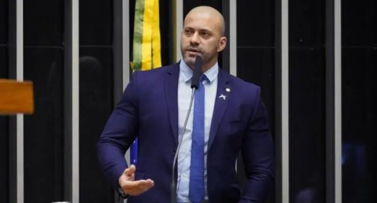 Daniel Silveira tem candidatura barrada pelo TRE após condenação no STF