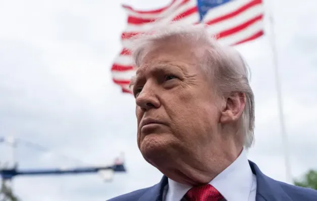 Decisão de Trump abre caminho para 'banir' pessoas e empresas do sistema financeiro mundial, dizem especialistas