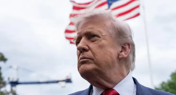 Decisão de Trump abre caminho para 'banir' pessoas e empresas do sistema financeiro mundial, dizem especialistas