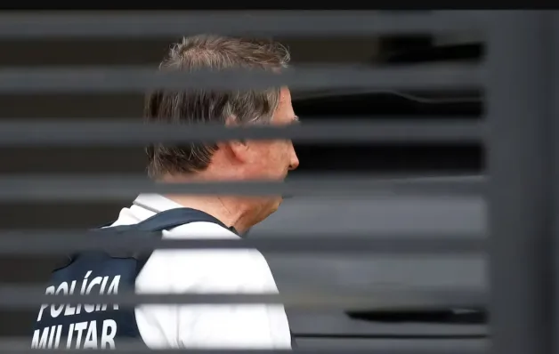 Defesa de Bolsonaro envia ao STF laudos que indicam necessidade de cirurgia no ombro