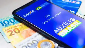 Demanda pelo Auxílio Brasil explode e fila já tem 2,78 milhões de famílias