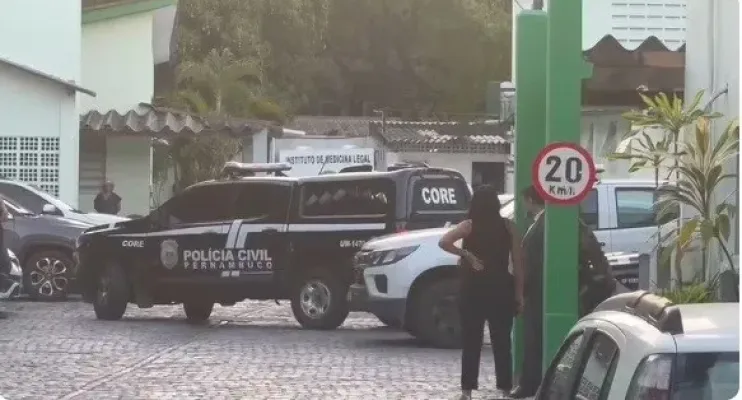 Deolane Bezerra sai do Recife e segue para presídio