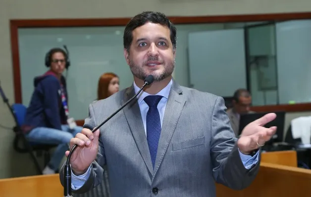 Deputado capixaba faz moção de repúdio contra racismo a Vinícius Júnior