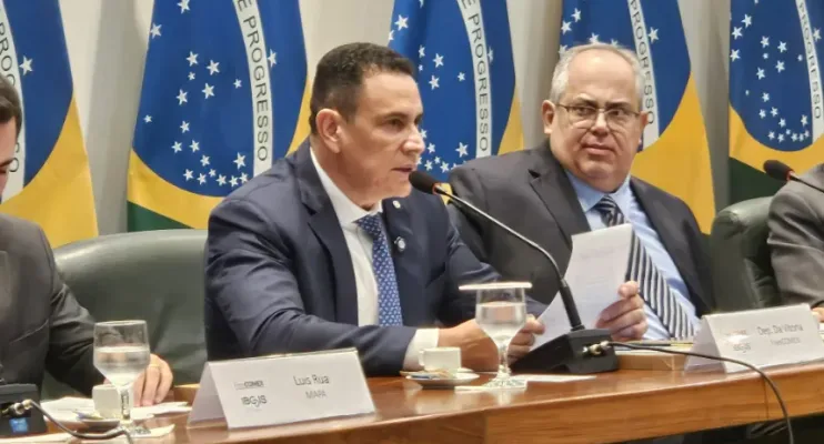 Deputado Da Vitória lidera apresentação de projetos para atrair investimentos estrangeiros