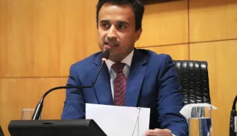 Deputado Lucas Scaramussa critica resposta da prefeitura à falta de água em Linhares