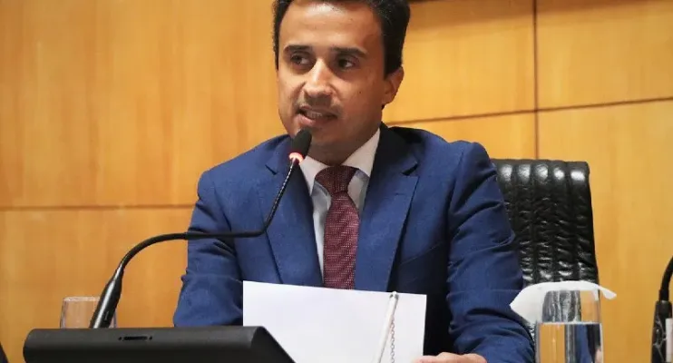 Deputado Lucas Scaramussa critica resposta da prefeitura à falta de água em Linhares