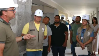 Deputado Xambinho acompanha obras em escola da Serra a pedido da Infraero