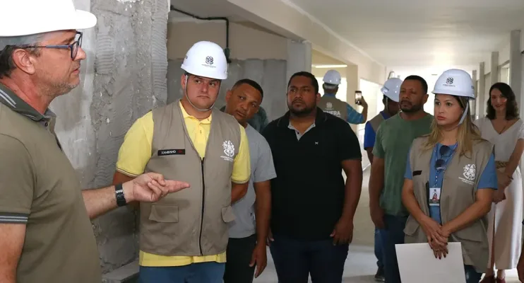 Deputado Xambinho acompanha obras em escola da Serra a pedido da Infraero
