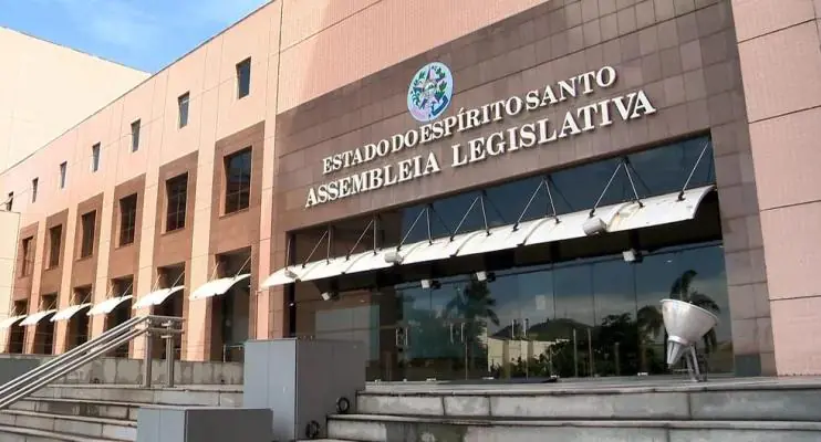 Deputados estaduais tomam posse em sessão solene