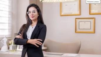 Dermatologista explica como prevenir a flacidez facial com estímulo de colágeno