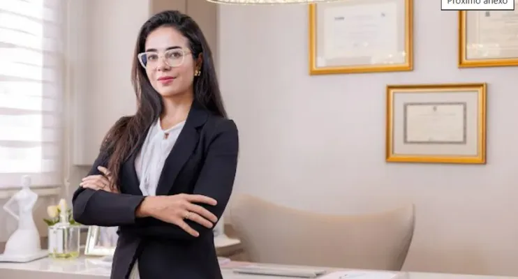 Dermatologista explica como prevenir a flacidez facial com estímulo de colágeno