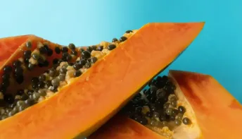 Descubra como as sementes de mamão podem melhorar a digestão e desintoxicar o organismo