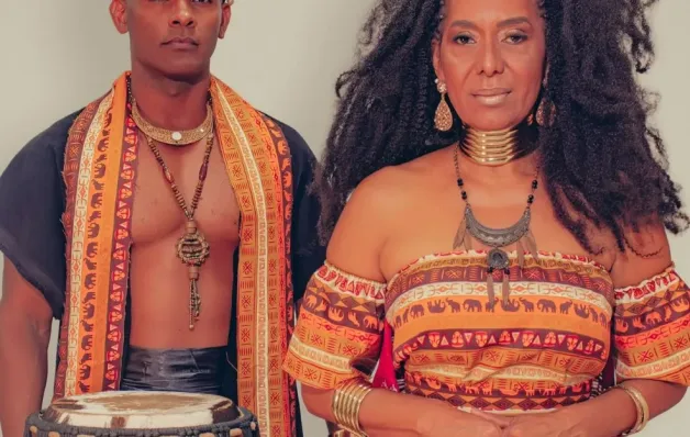 Desfile em Linhares celebra memória e estética afro-brasileira