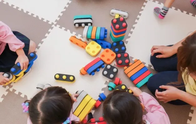 Desigualdade no acesso a creche aumenta entre ricos e pobres no Brasil, aponta estudo