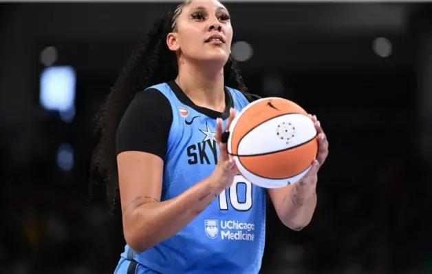 Destaque do Brasil, Kamilla Cardoso bate recorde em noite perfeita na WNBA