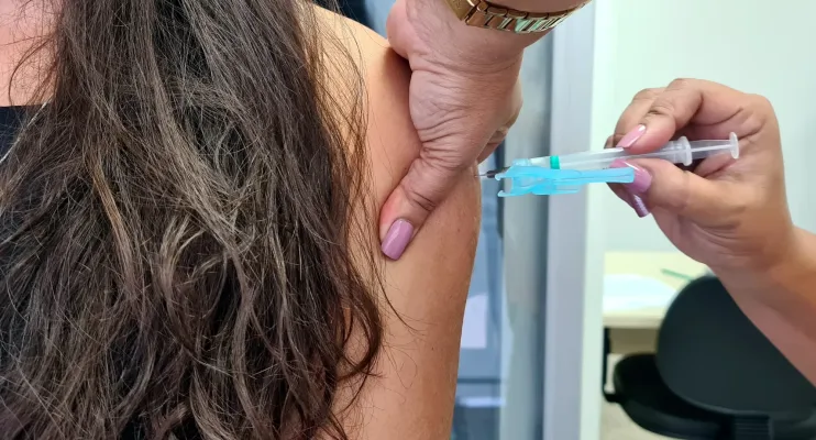 Dia D de vacinação contra a gripe acontece neste sábado (13)