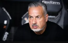 Diretor do Flamengo descarta pressa por reforços e prevê janela diferente