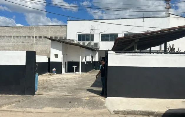 Diretora é indiciada por distribuir alimentos vencidos a alunos em escola de Sooretama