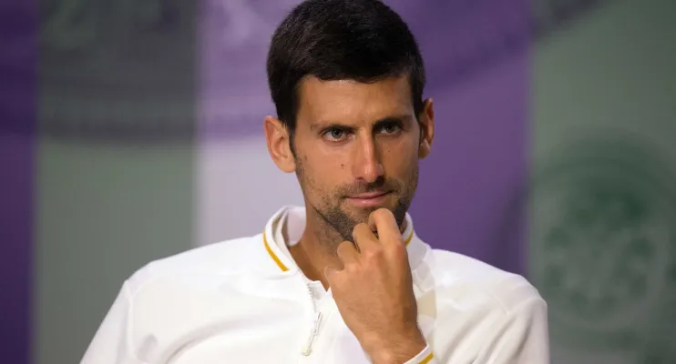 Djokovic doa par de tênis autografado para 'turbinar' projeto social brasileiro