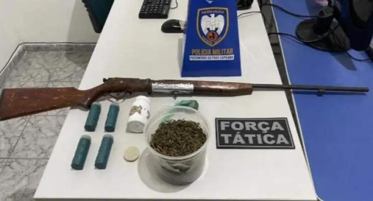 Drogas e uma espingarda são apreendidos pelo 13° Batalhão em São Mateus  
