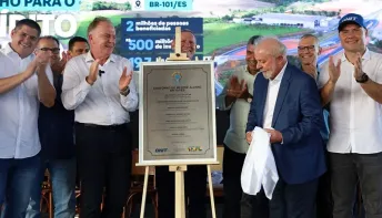 Durante entrega de trecho da BR-101 no ES, Lula promete 'resolver o problema das ferrovias e das BRs'
