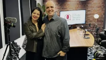Elaine Rowena e Hariton Nathanailidis apresentam pocket shows gratuitos em Vitória
