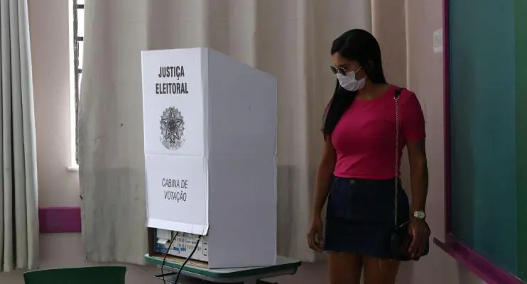 Eleições 2022 mantêm maioria do eleitorado feminina, com 53%