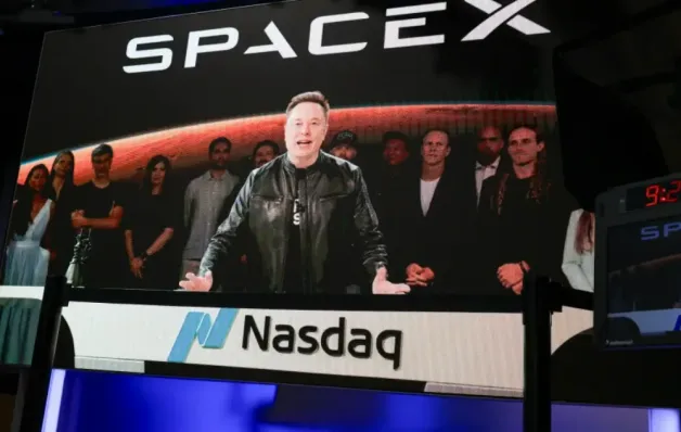 Elon Musk torna-se o 1.º trilionário após entrada da SpaceX na bolsa