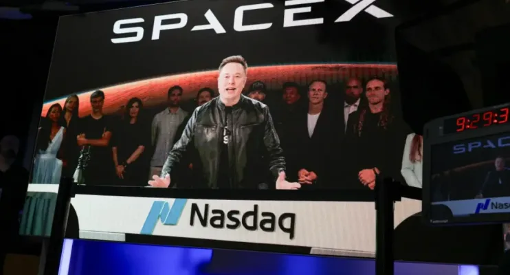 Elon Musk torna-se o 1.º trilionário após entrada da SpaceX na bolsa