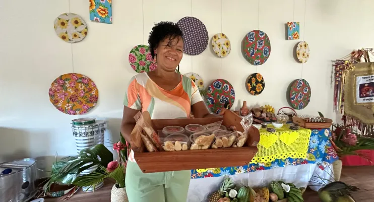 Em Camamu, novo Centro Cultural valoriza tradição de comunidade quilombola e garante renda para mulheres artesãs