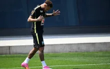 Em campo: Neymar segue nova etapa de treinos na Seleção