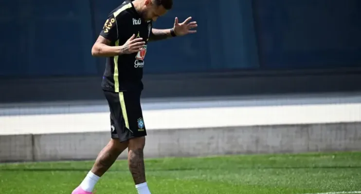 Em campo: Neymar segue nova etapa de treinos na Seleção