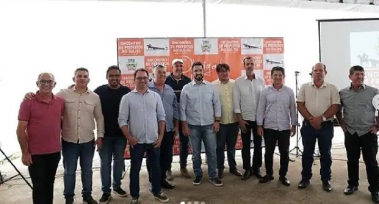 Em encontro, prefeitos do Sul do ES declaram apoio à reeleição de Casagrande