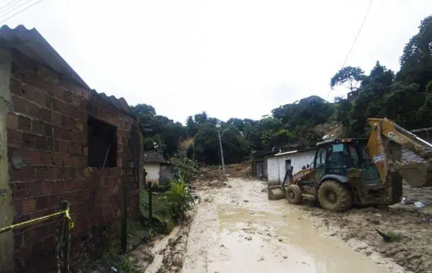 Em Pernambuco o número de mortos por chuvas sobe para 120