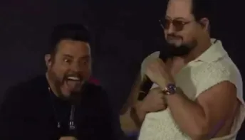 Em show, Marrone revela que é 'meio gay' e deixa Bruno chocado 