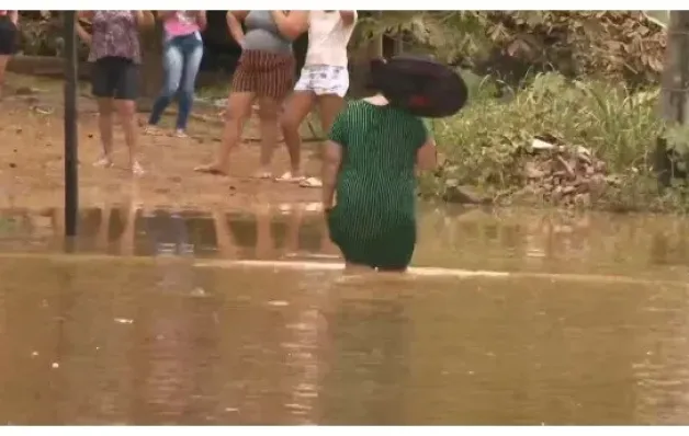 Em três dias de chuva em todas as cidades do ES, mais de mil pessoas deixaram as casas